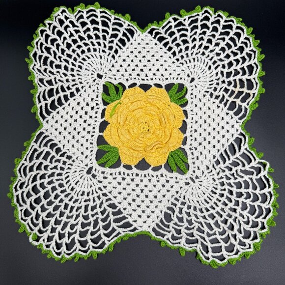 Vtg Crochet Doilies & Decor Floral Spring Basket Cottagecore Farm Table 5pc Set - Picture 14 of 16